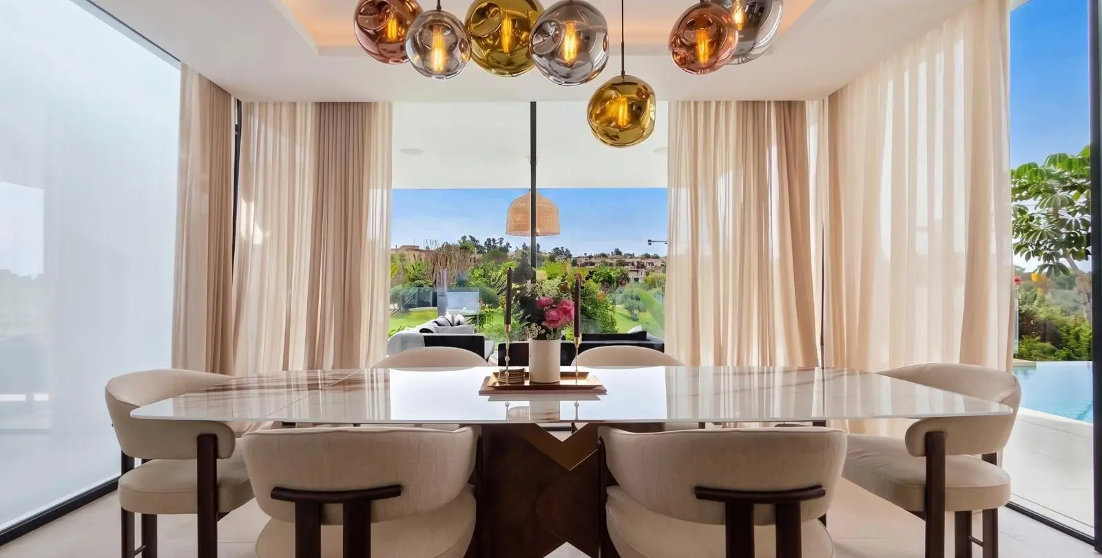 Venta de villa independiente en El Paraiso 7