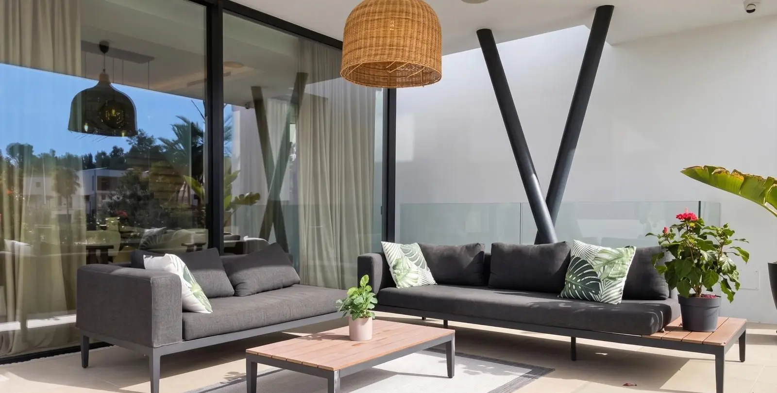 Venta de villa independiente en El Paraiso 8