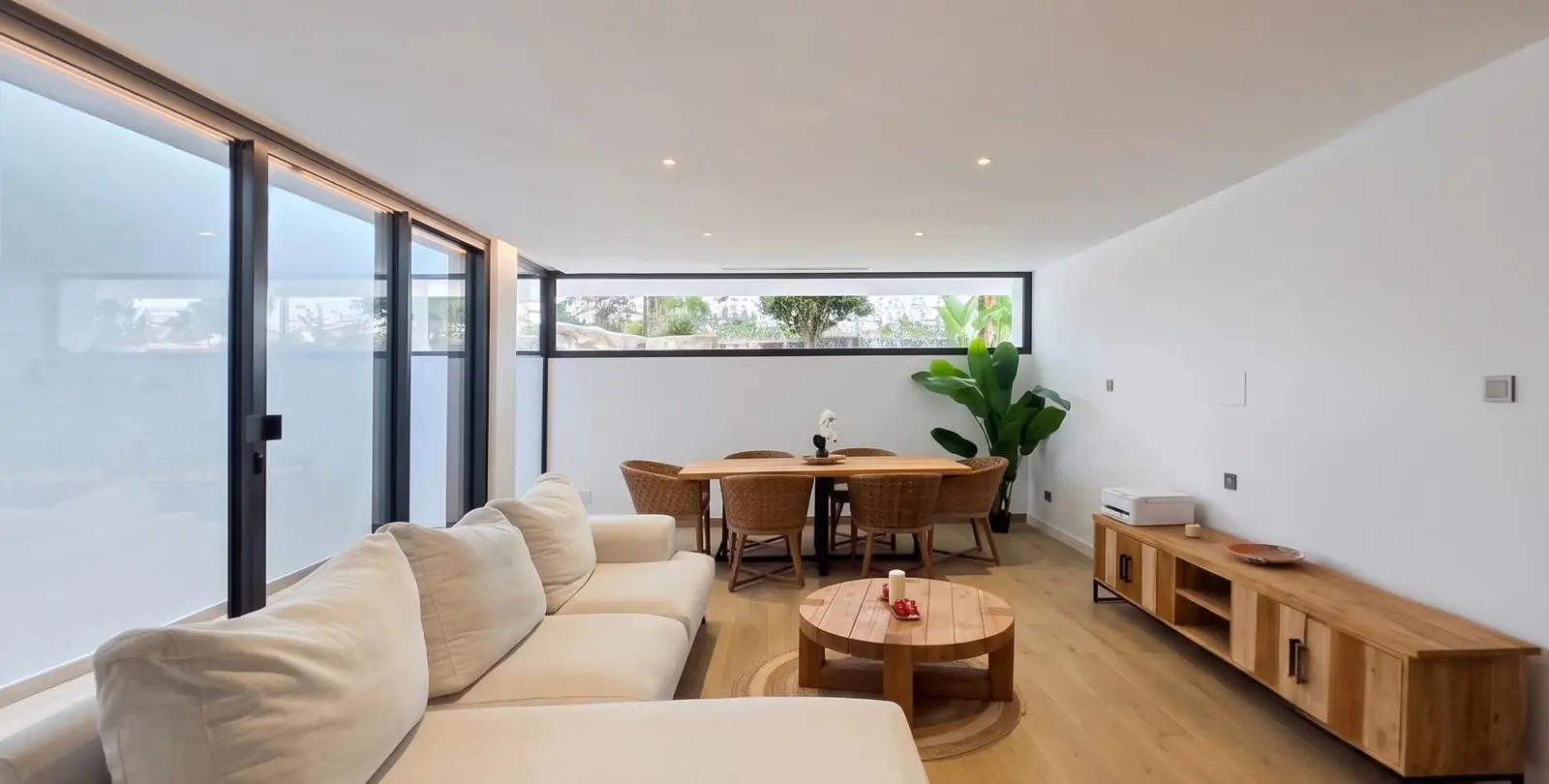 Venta de villa independiente en El Paraiso 25