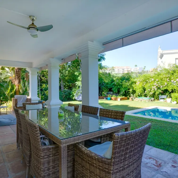 Venta de villa independiente en El Paraiso