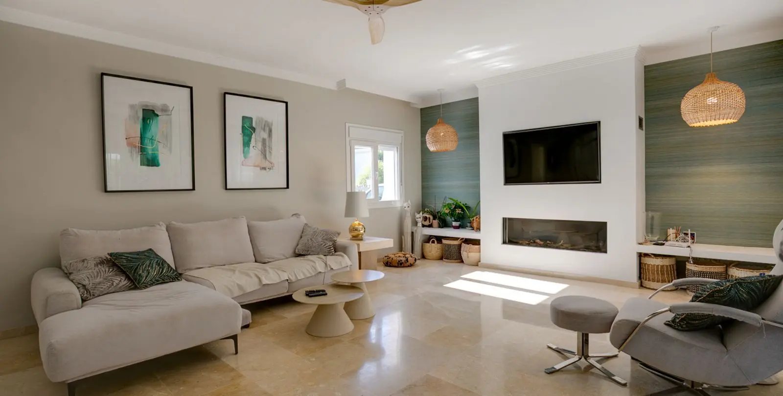 Venta de villa independiente en El Paraiso 8