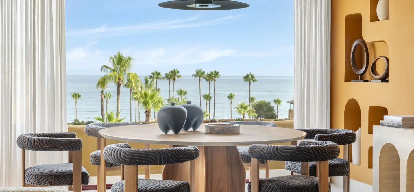 Venta de apartamento en planta media en New Golden Mile 2
