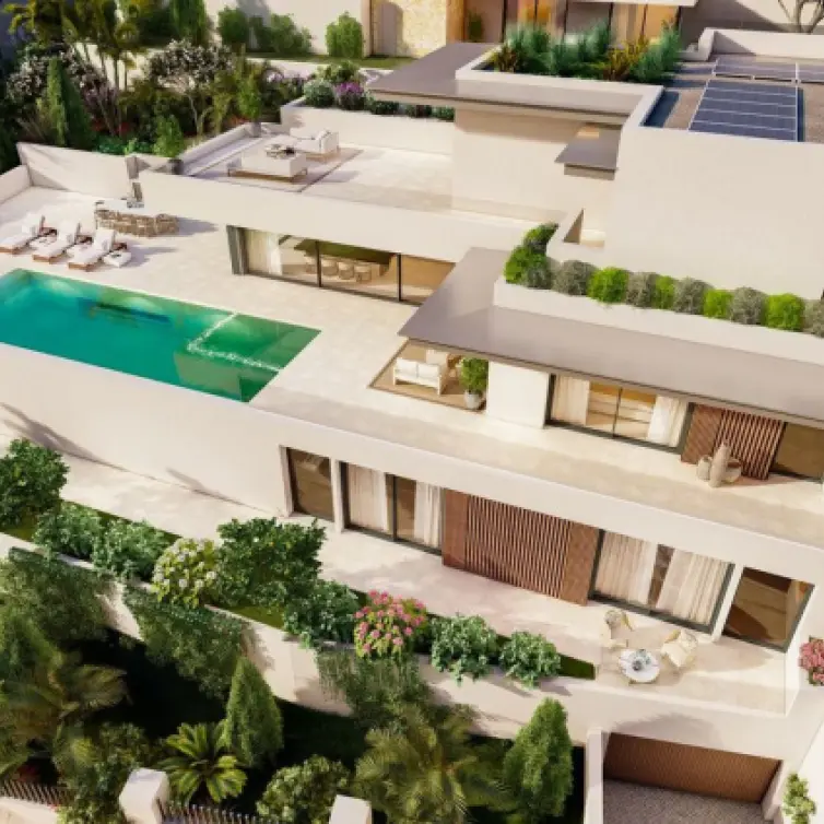Venta de villa independiente en Altos de los Monteros