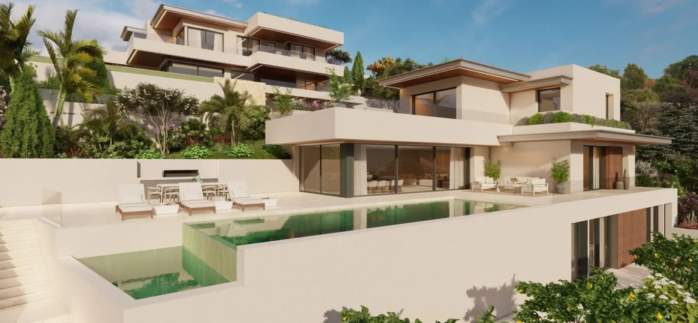 Venta de villa independiente en Altos de los Monteros 1