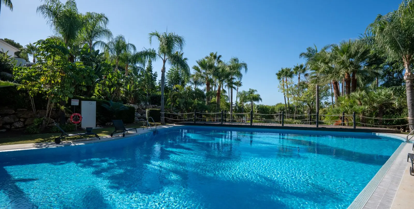 Venta de casa pareada en The Golden Mile 51