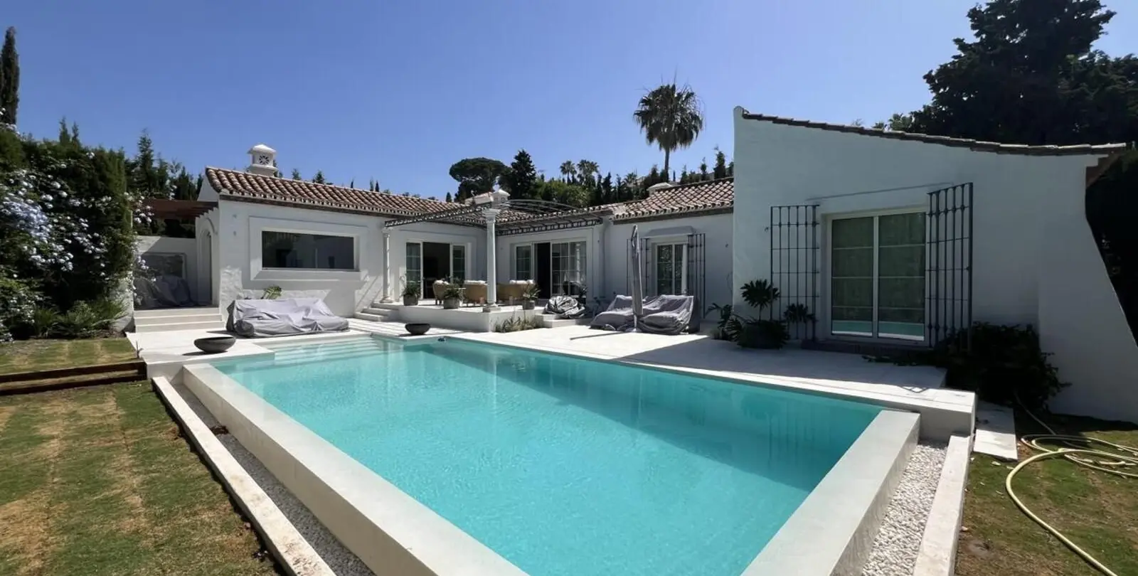 Venta de villa independiente en Guadalmina Alta 2