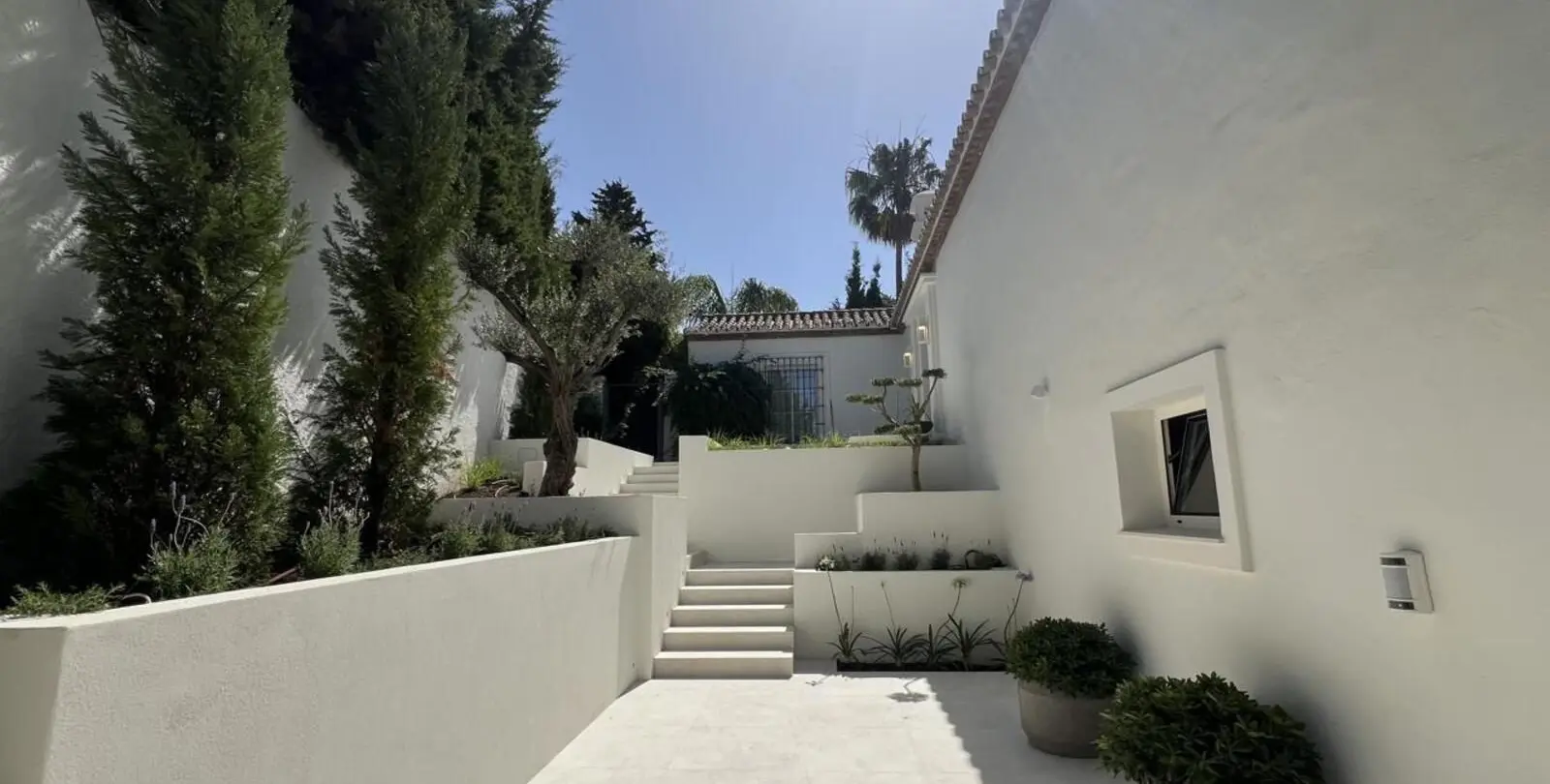 Venta de villa independiente en Guadalmina Alta 25