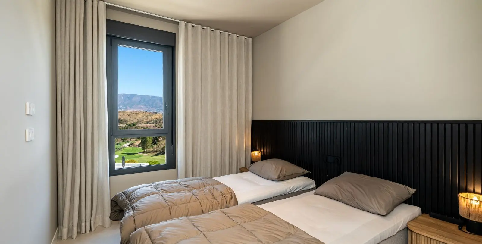 Venta de apartamento en planta media en Mijas Costa 8