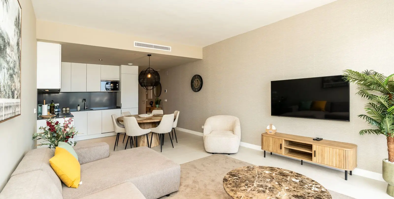 Venta de apartamento en planta media en Mijas Costa 9