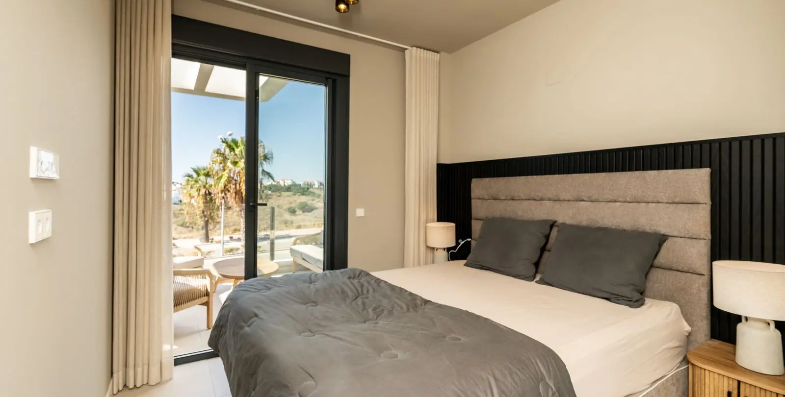 Venta de apartamento en planta media en Mijas Costa 10