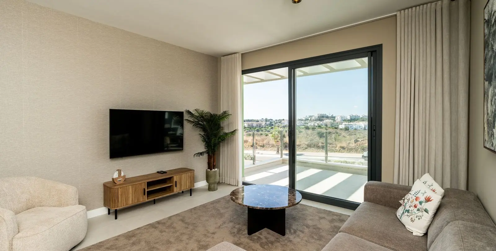 Venta de apartamento en planta media en Mijas Costa 12