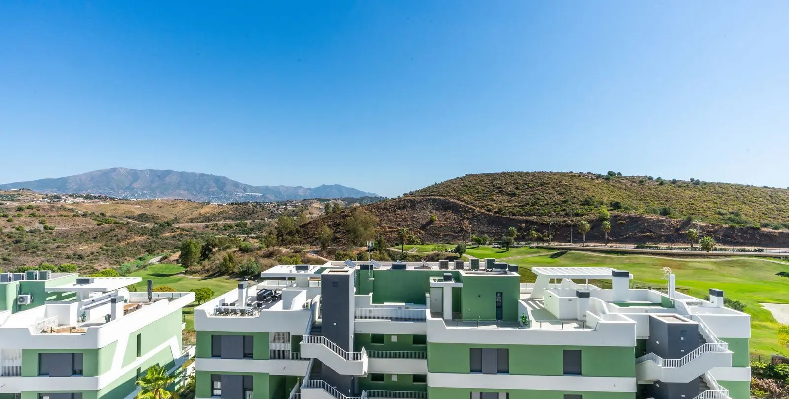 Venta de apartamento en planta media en Mijas Costa 15