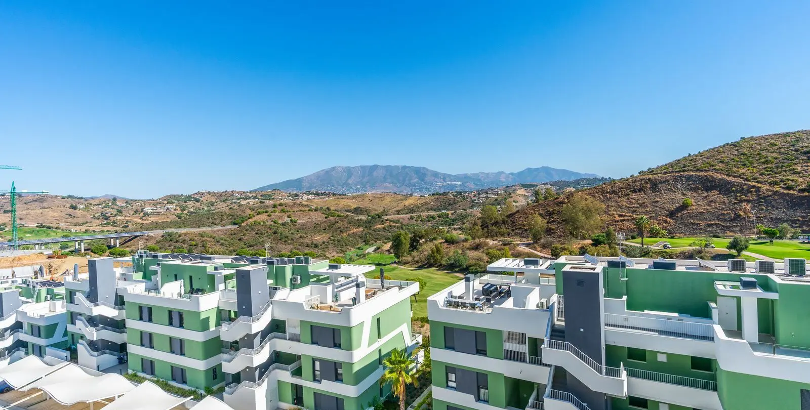 Venta de apartamento en planta media en Mijas Costa 19
