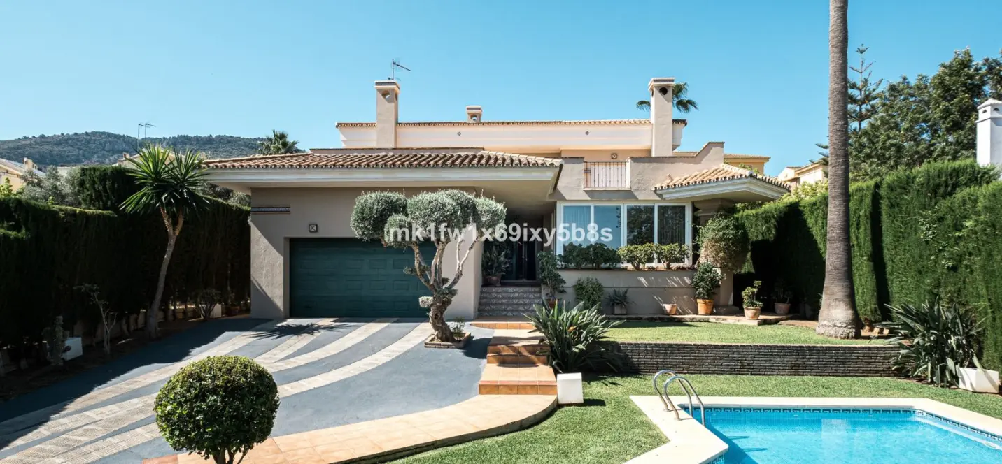Venta de villa independiente en Alhaurín de la Torre 0