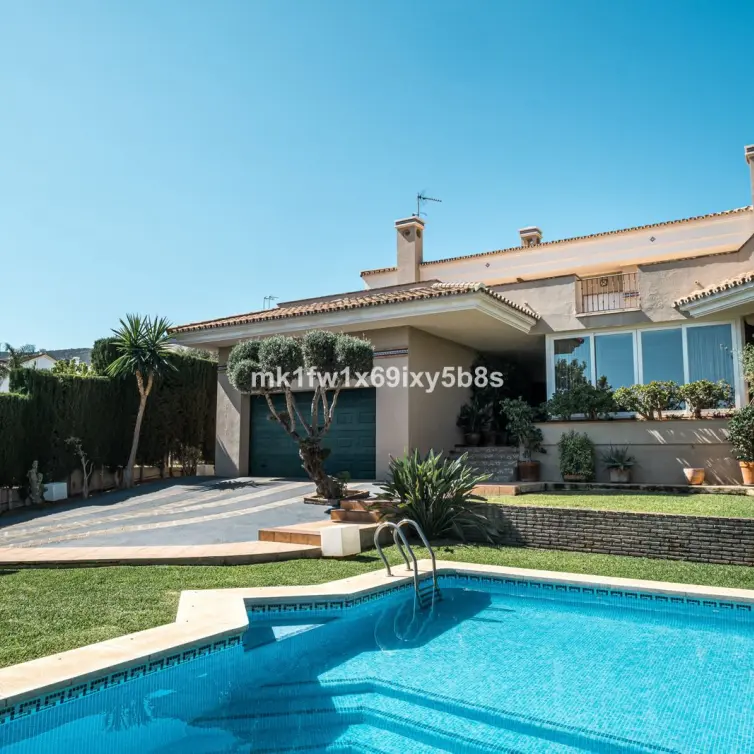 Venta de villa independiente en Alhaurín de la Torre