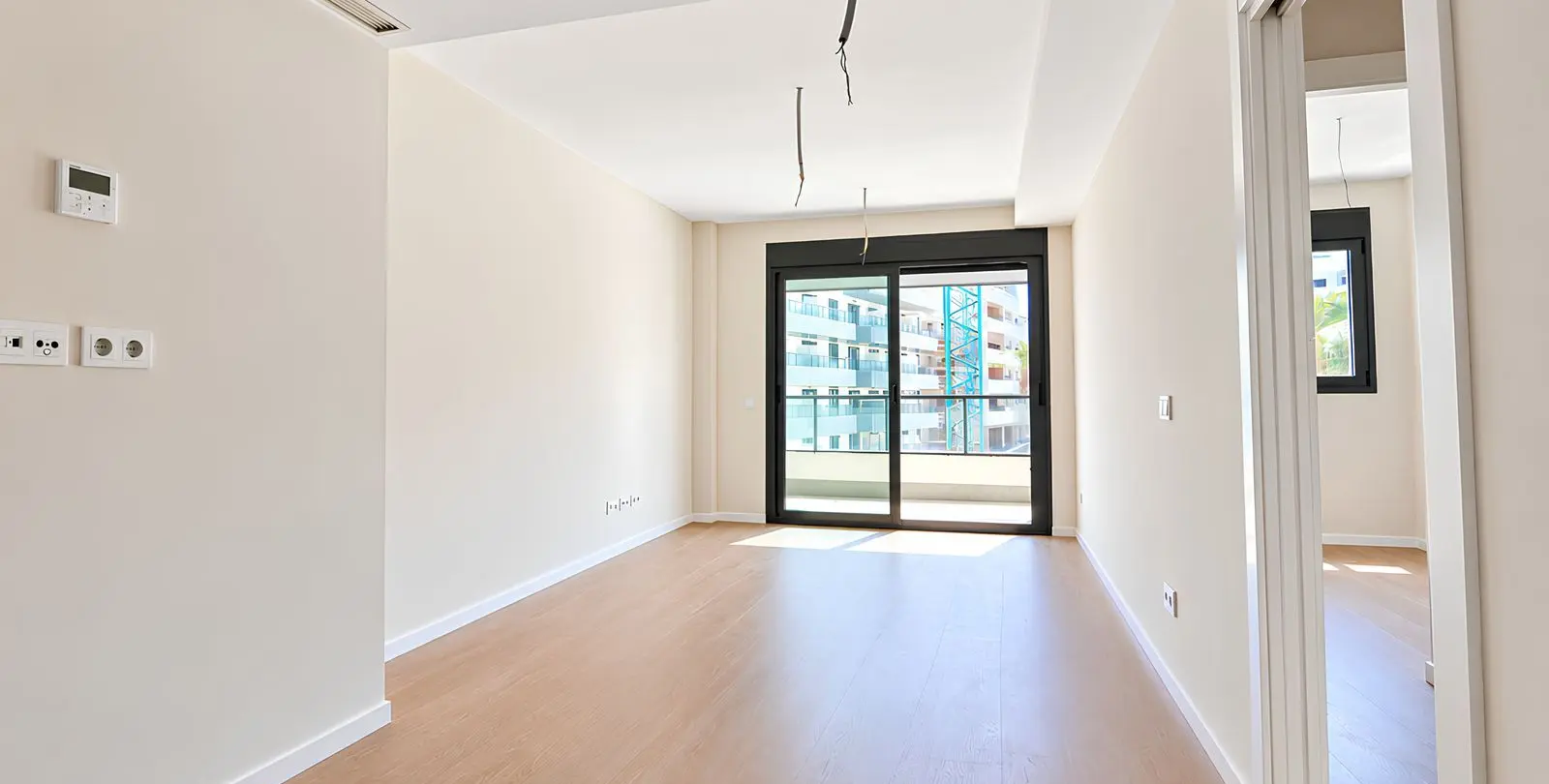 Venta de apartamento en planta media en Las Lagunas 6