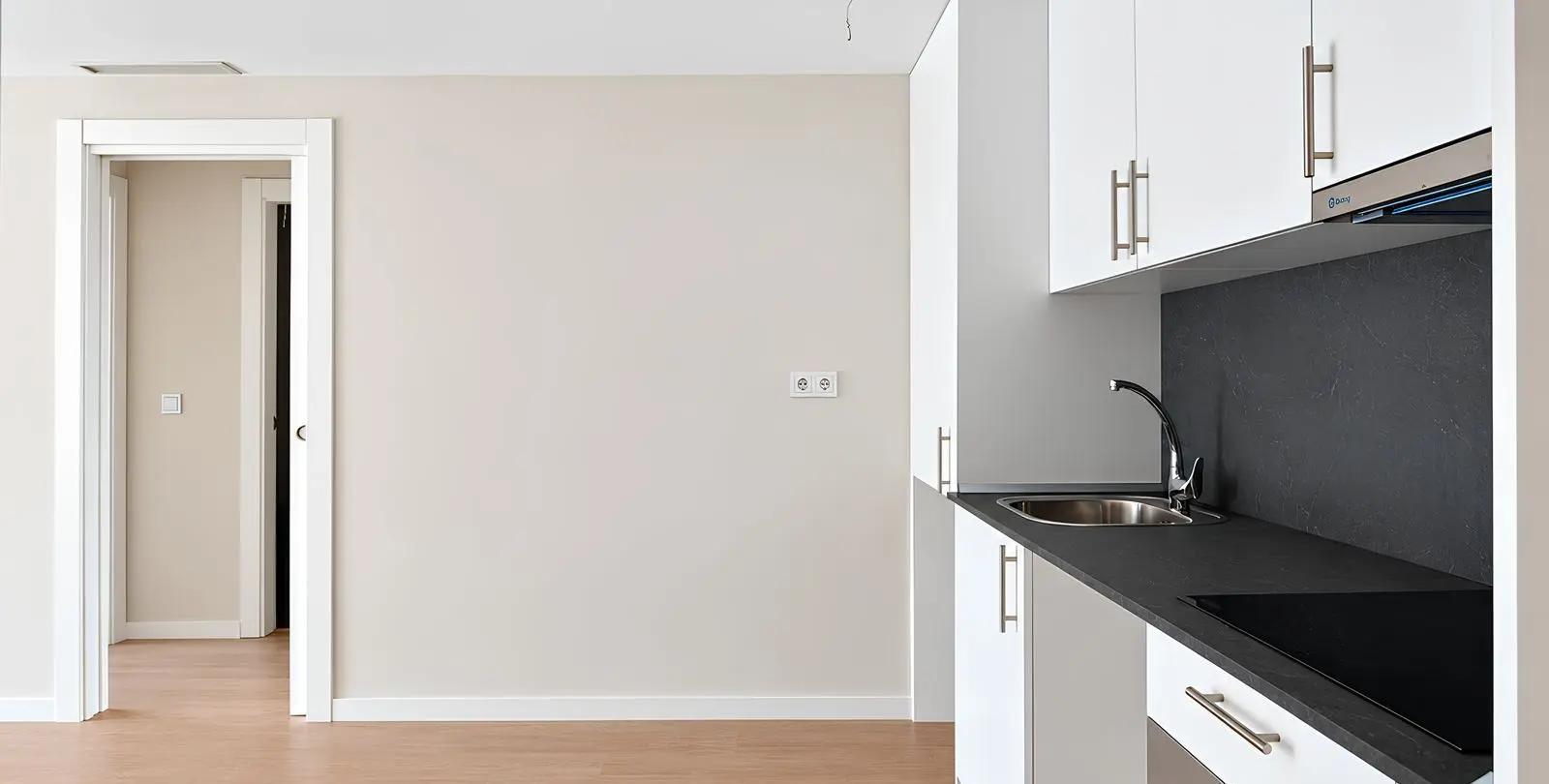Venta de apartamento en planta media en Las Lagunas 10
