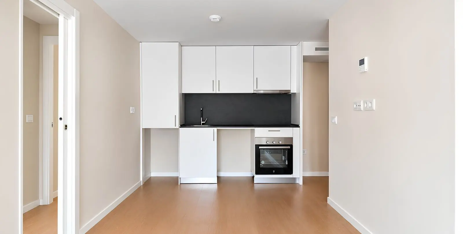 Venta de apartamento en planta media en Las Lagunas 12