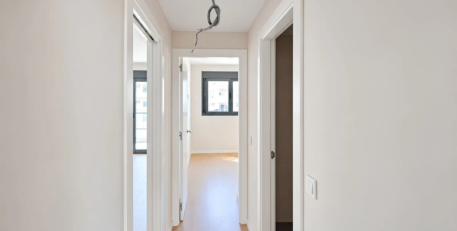 Venta de apartamento en planta media en Las Lagunas 16