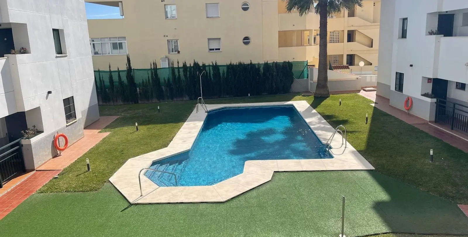 Sale of middle floor apartment in Fuengirola 27