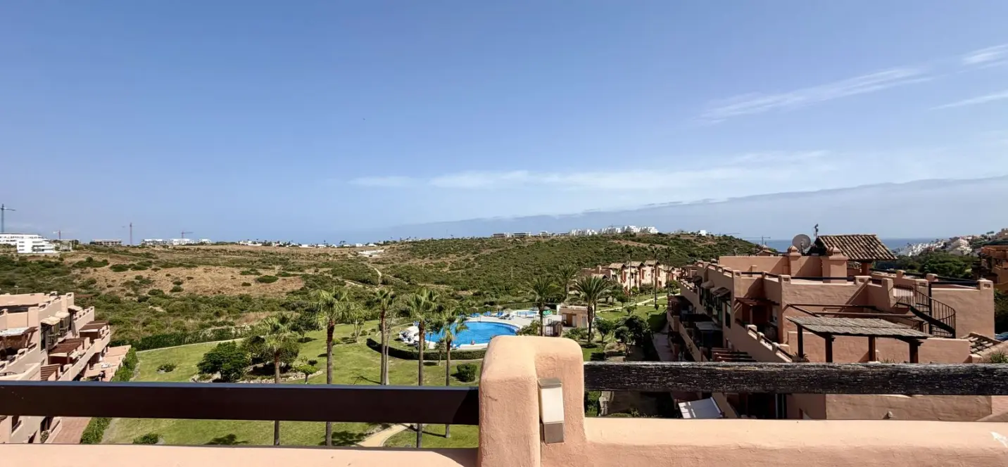 Venta de ático dúplex en Casares 0