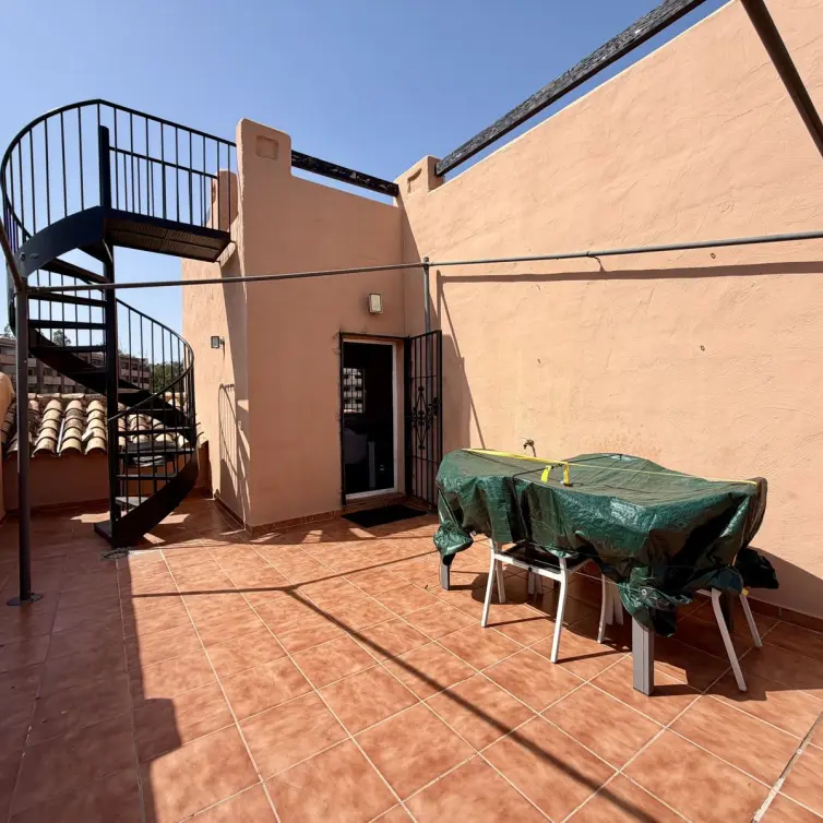 Venta de ático dúplex en Casares