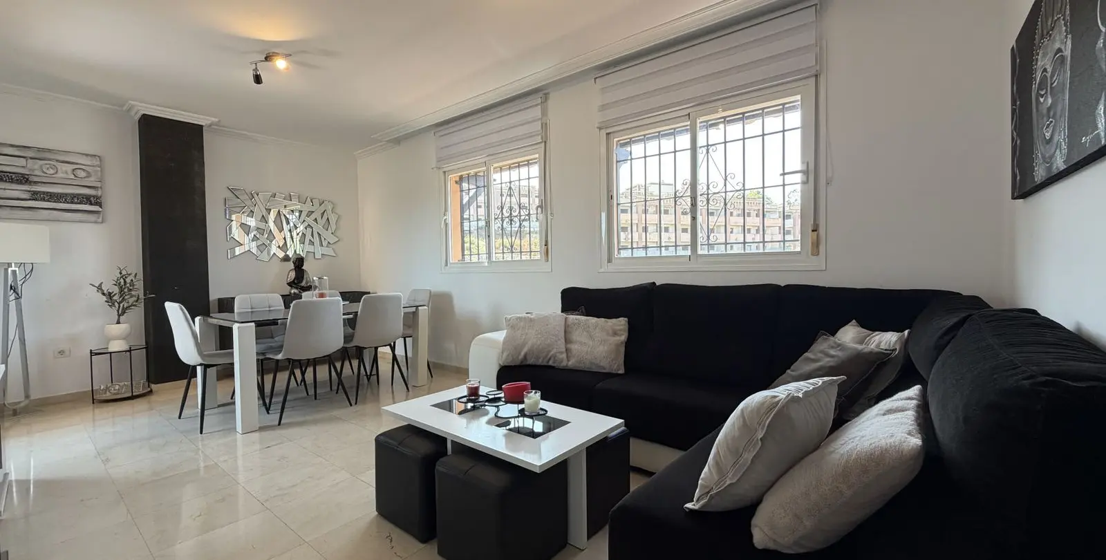 Продажа двухуровневого пентхауса в Casares 5