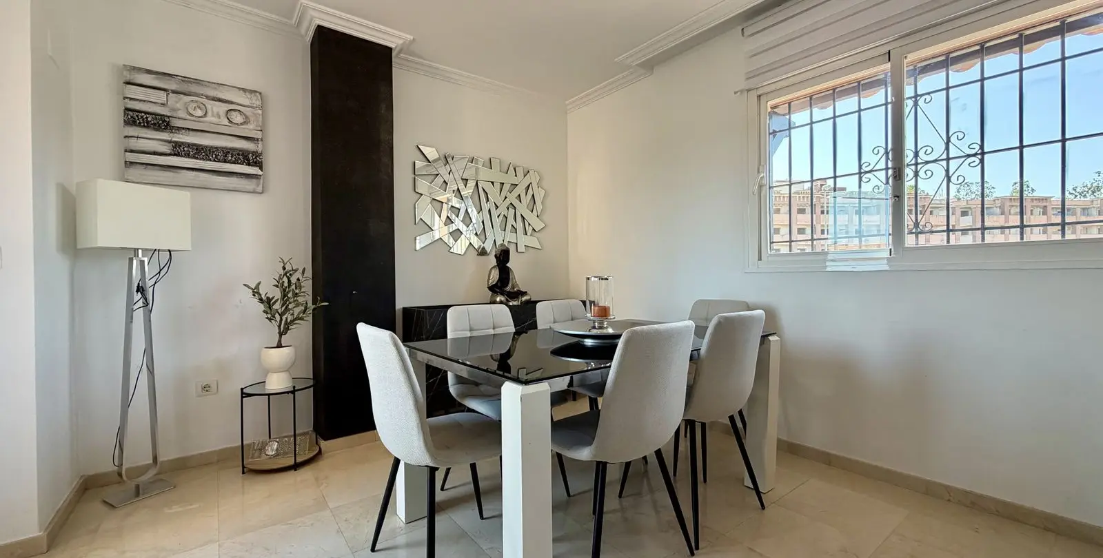 Продажа двухуровневого пентхауса в Casares 8