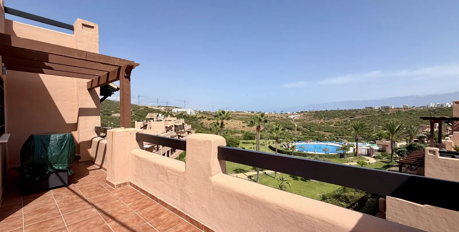 Продажа двухуровневого пентхауса в Casares 12