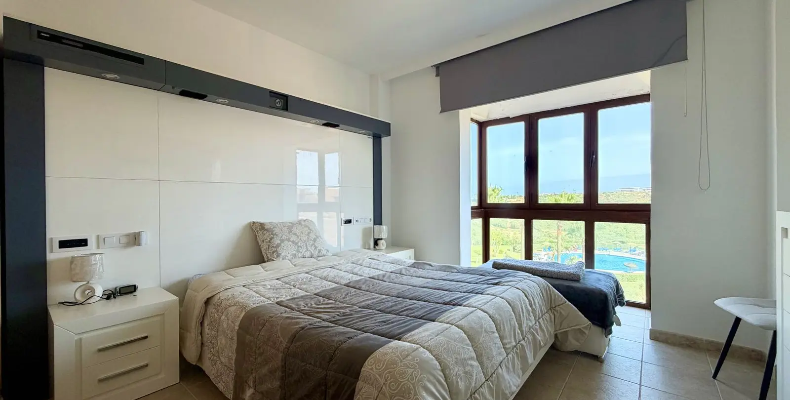 Продажа двухуровневого пентхауса в Casares 14