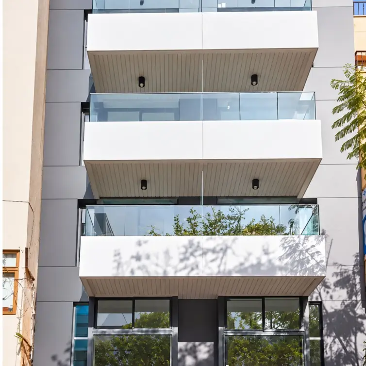 Sale of middle floor apartment in Fuengirola