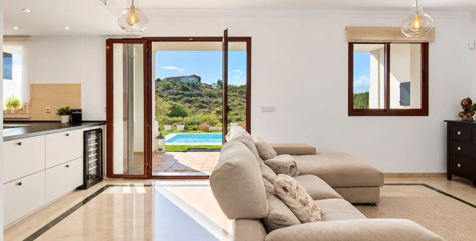 Venta de casa pareada en Doña Julia 6
