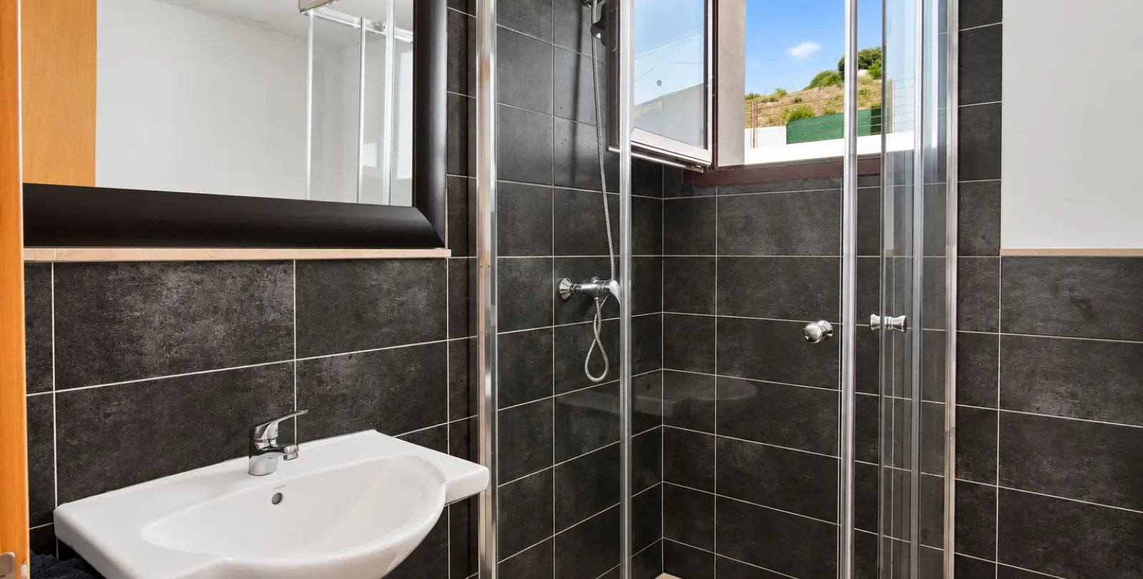 Venta de casa pareada en Doña Julia 20