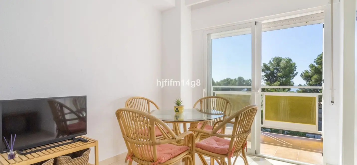 Venta de apartamento en planta media en Nueva Andalucía 4