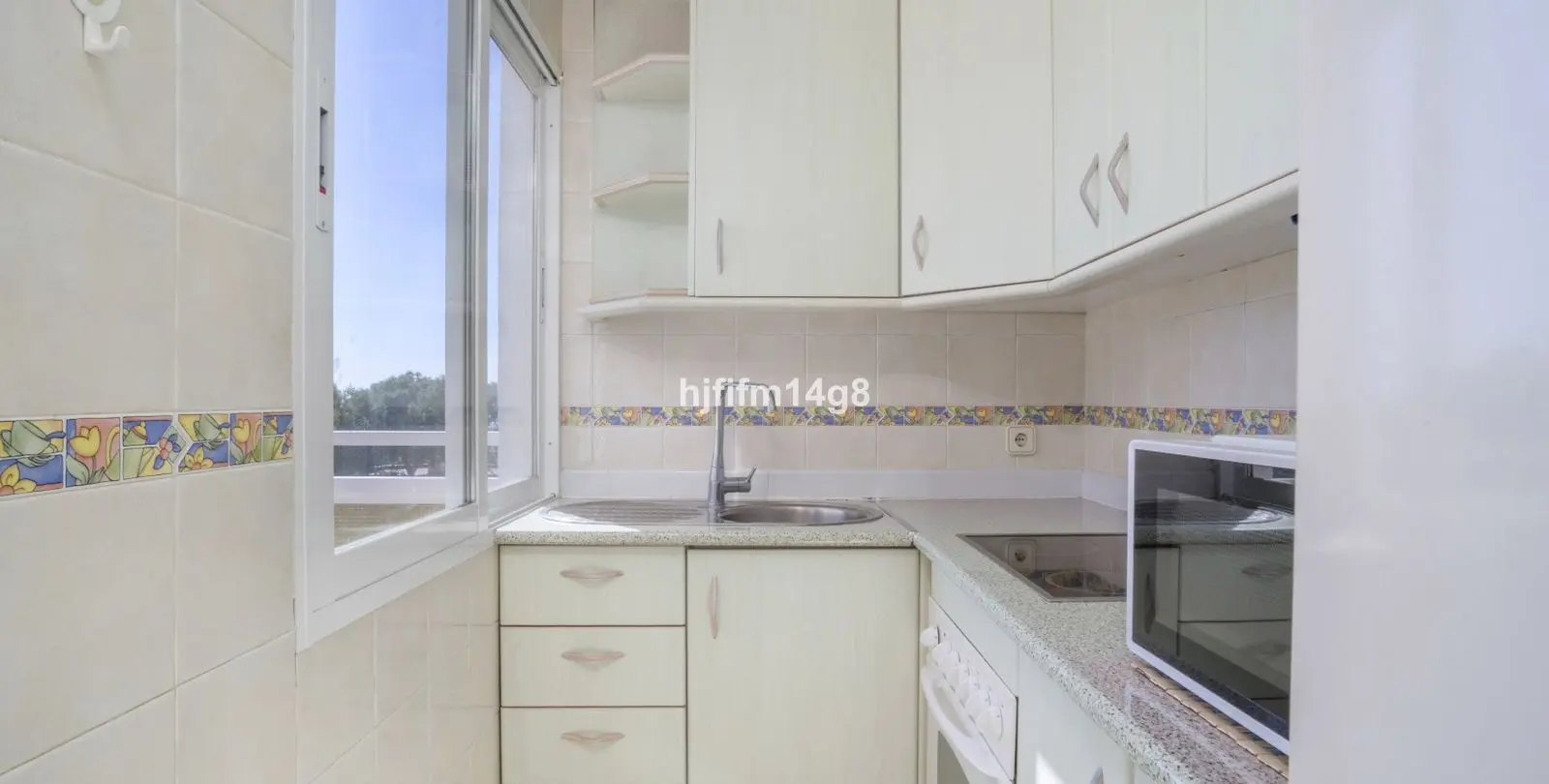 Sale of middle floor apartment in Nueva Andalucía 7