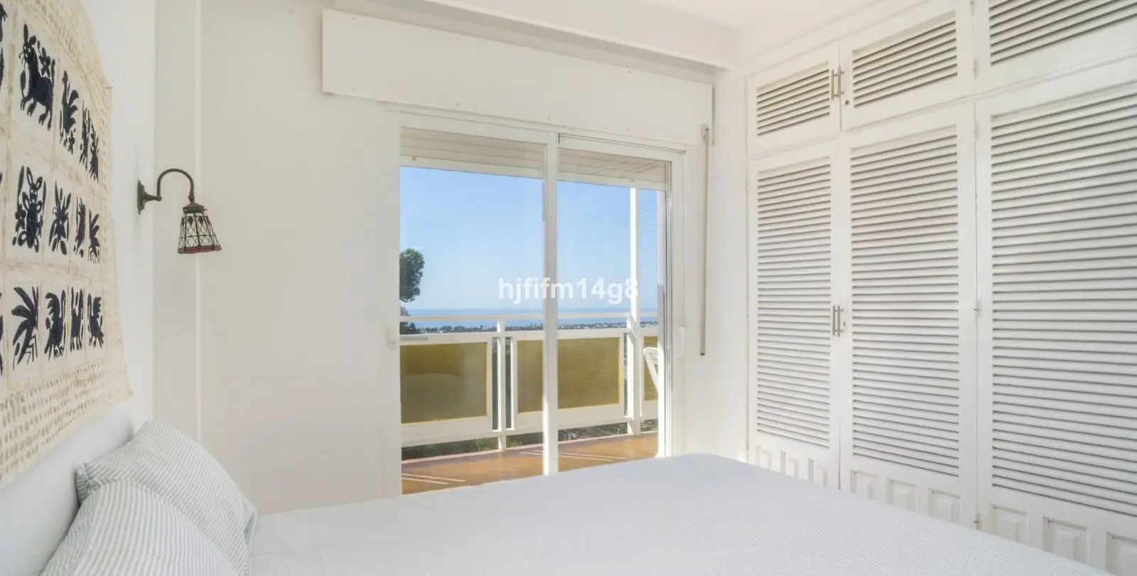 Sale of middle floor apartment in Nueva Andalucía 9