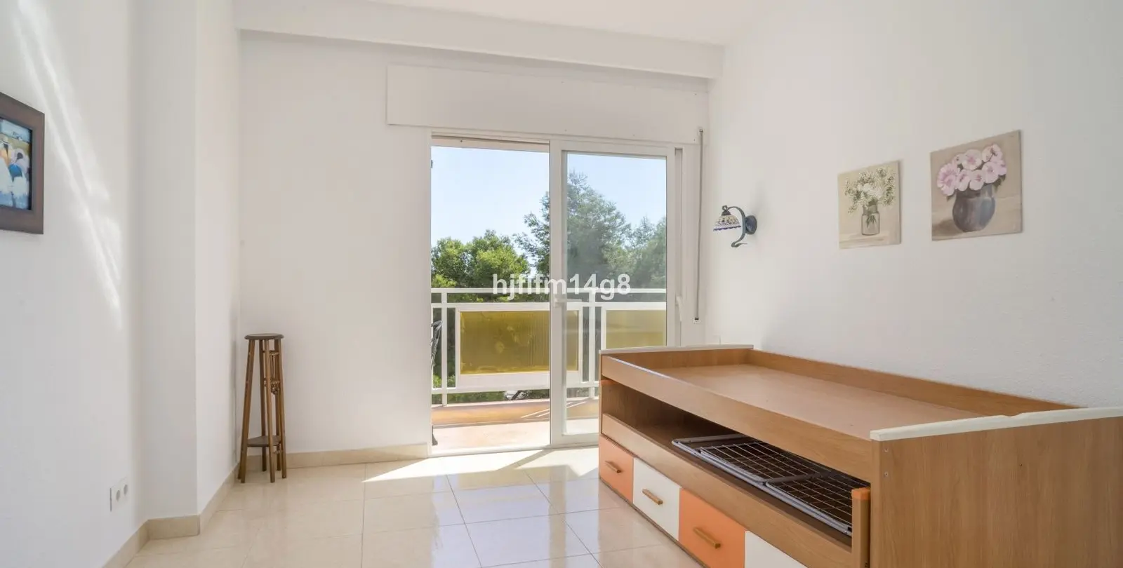 Sale of middle floor apartment in Nueva Andalucía 11