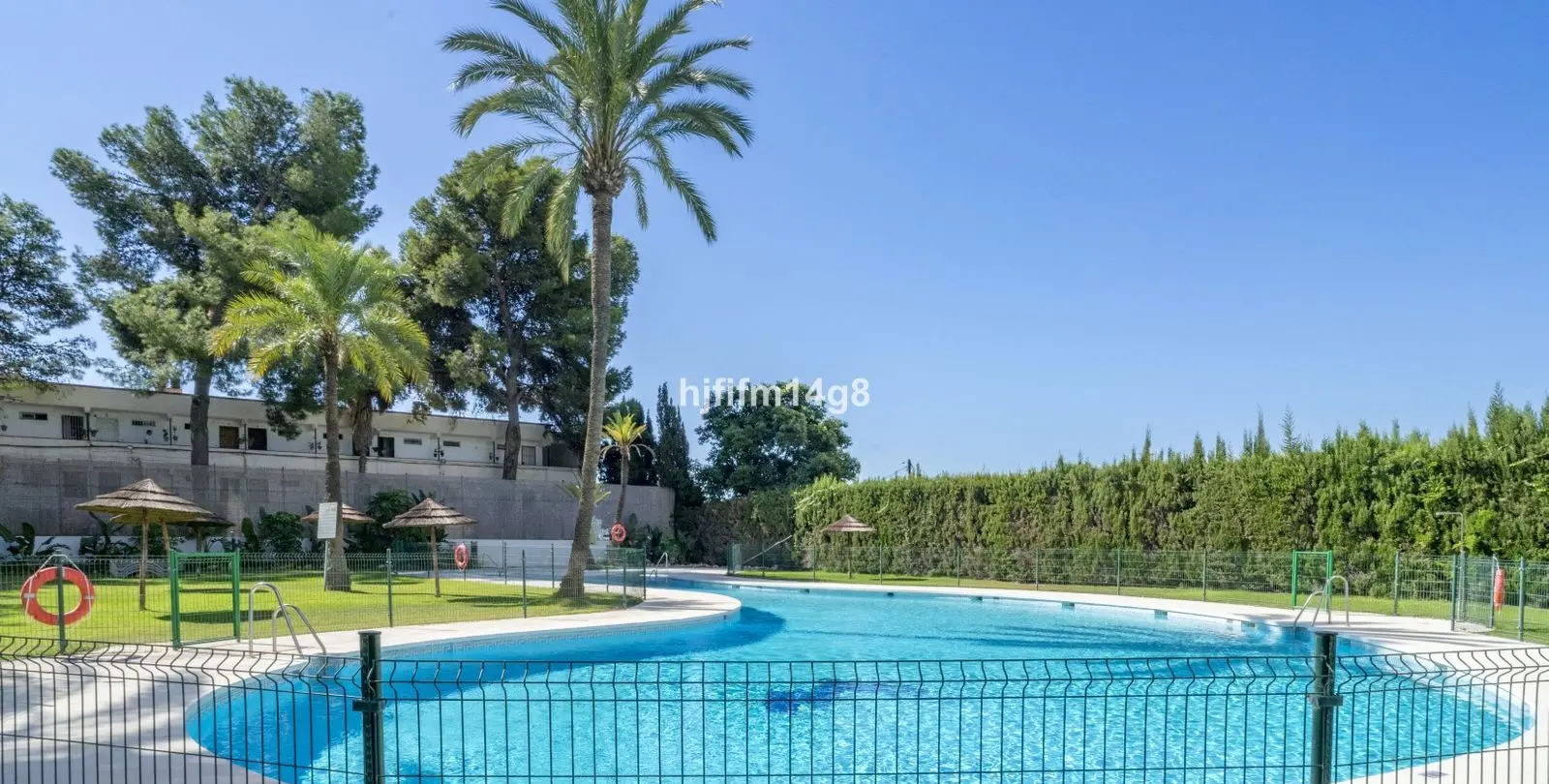 Sale of middle floor apartment in Nueva Andalucía 14