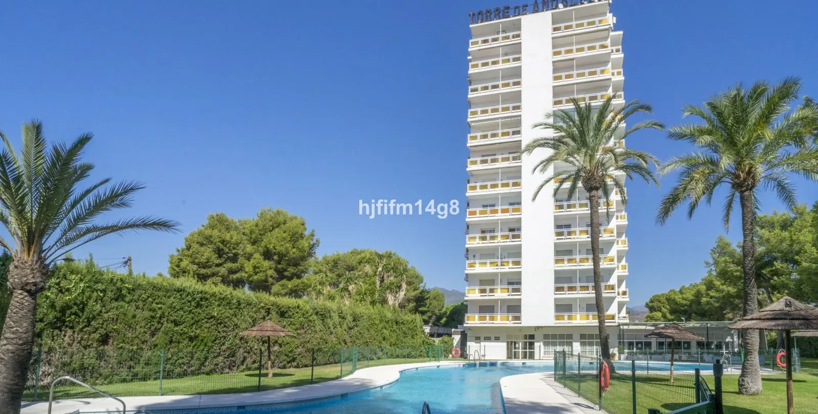 Sale of middle floor apartment in Nueva Andalucía 15