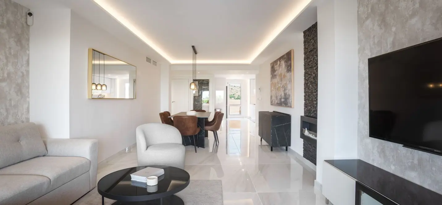Venta de apartamento en planta media en Elviria 4