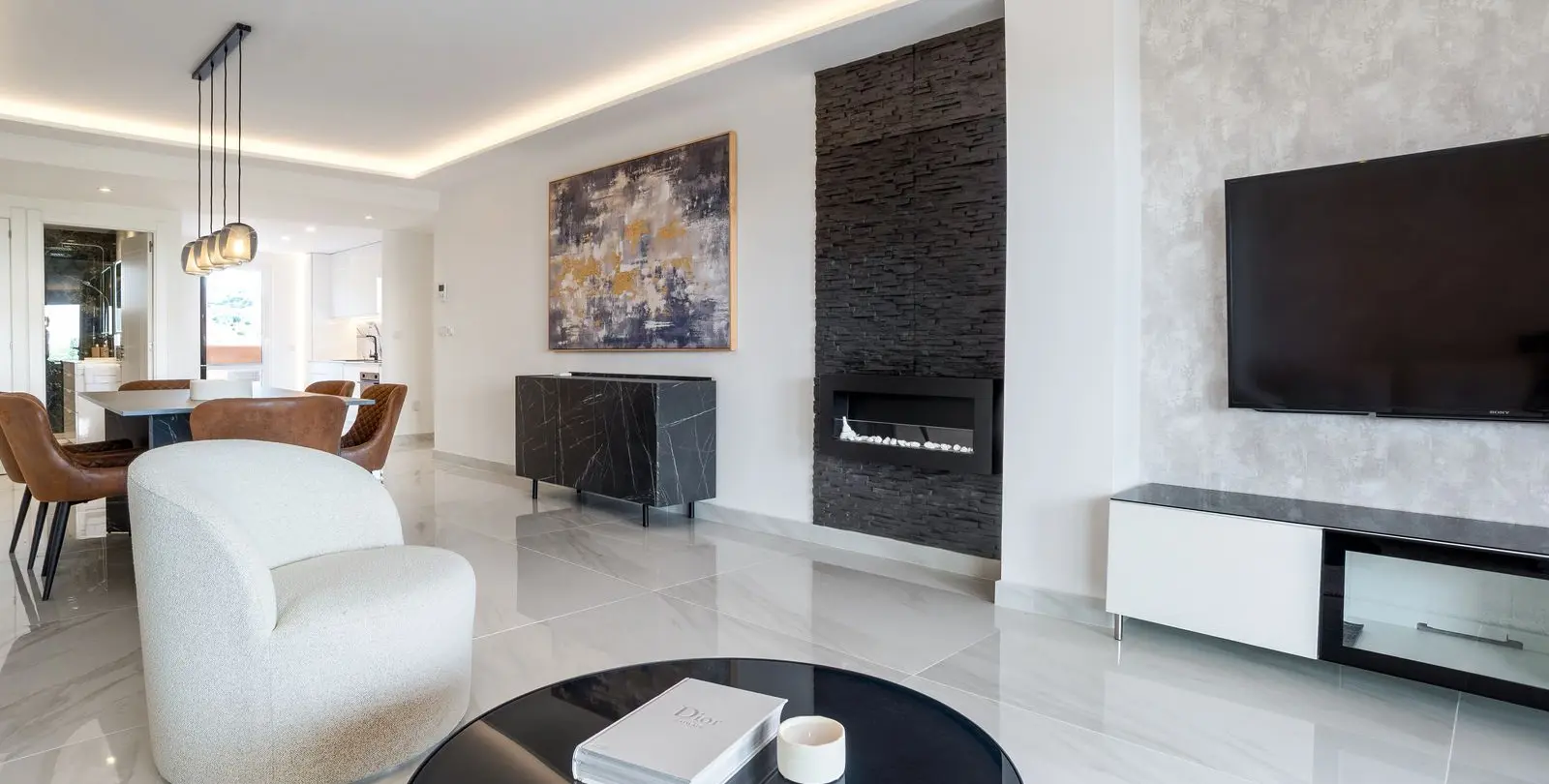 Sale of middle floor apartment in Elviria 8