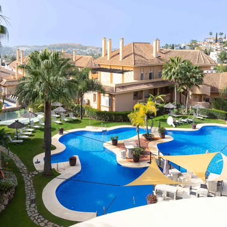 Venta de apartamento en planta media en Nueva Andalucía