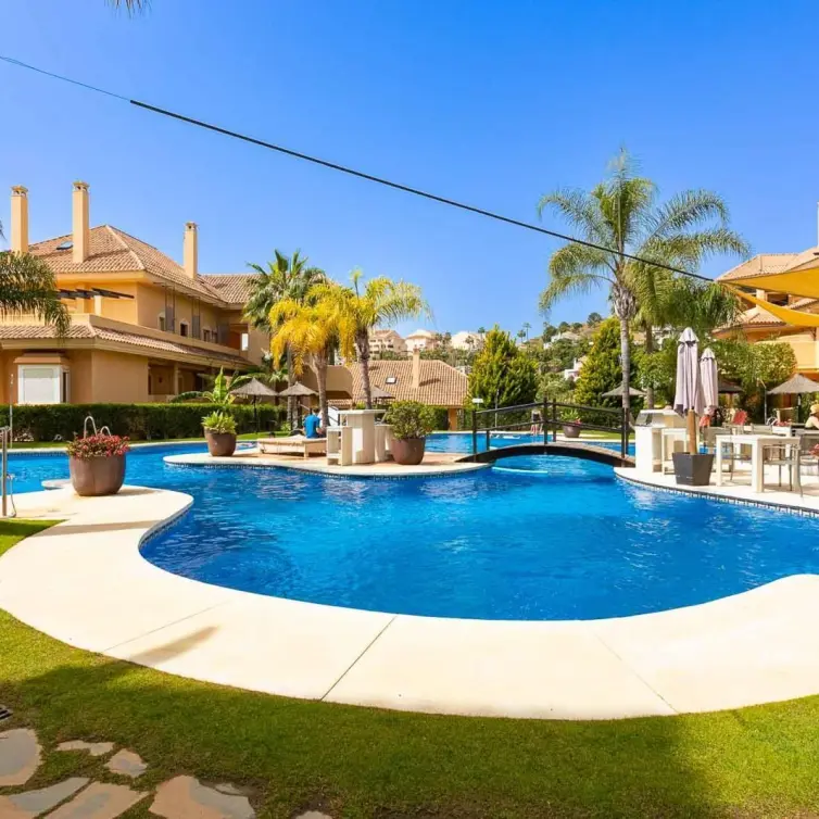 Venta de apartamento en planta media en Nueva Andalucía