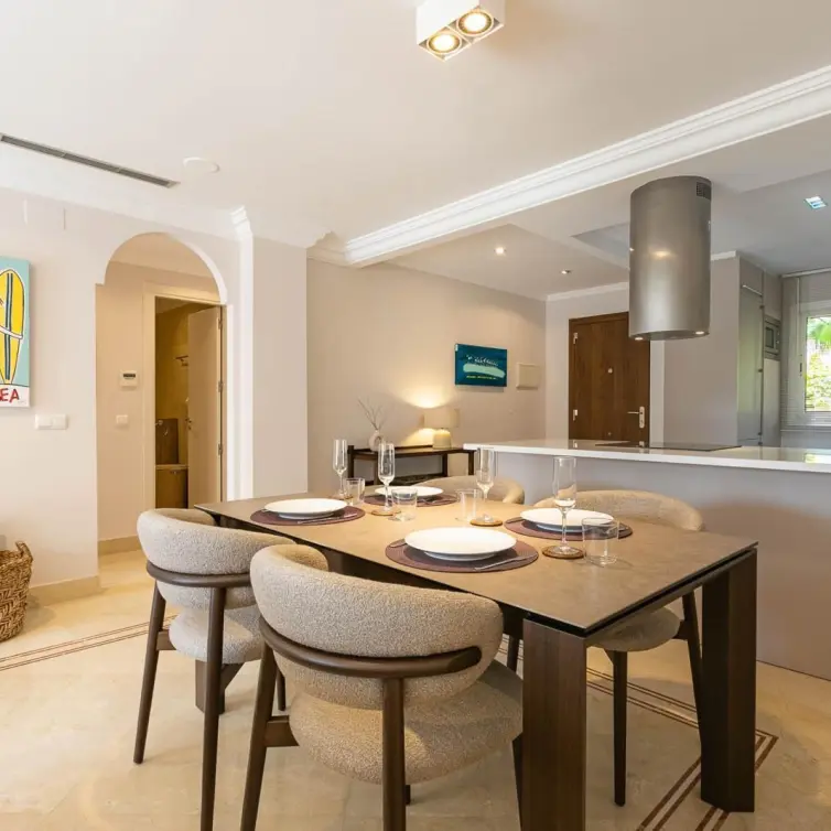 Venta de apartamento en planta media en Nueva Andalucía