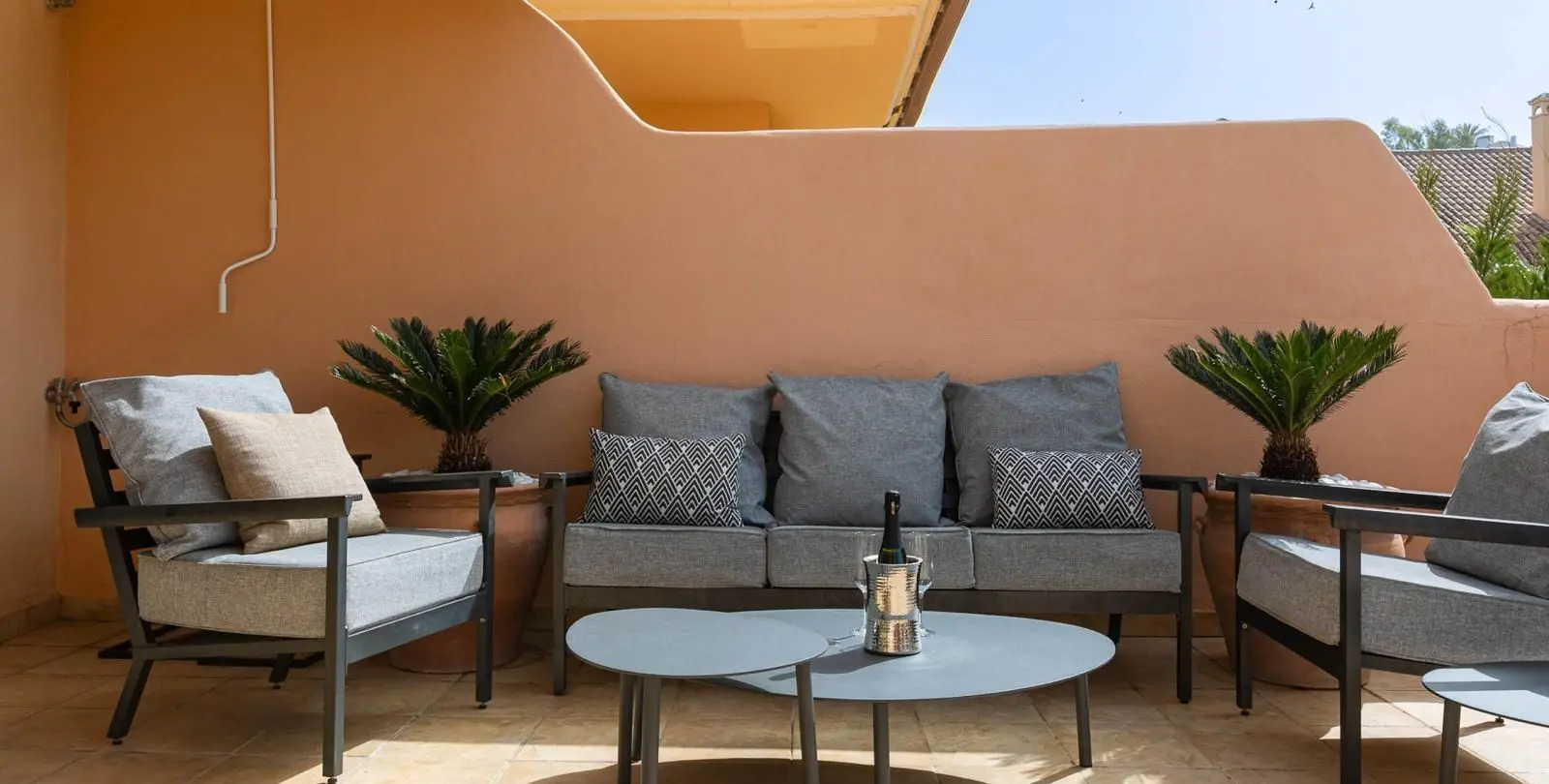 Venta de apartamento en planta media en Nueva Andalucía 12