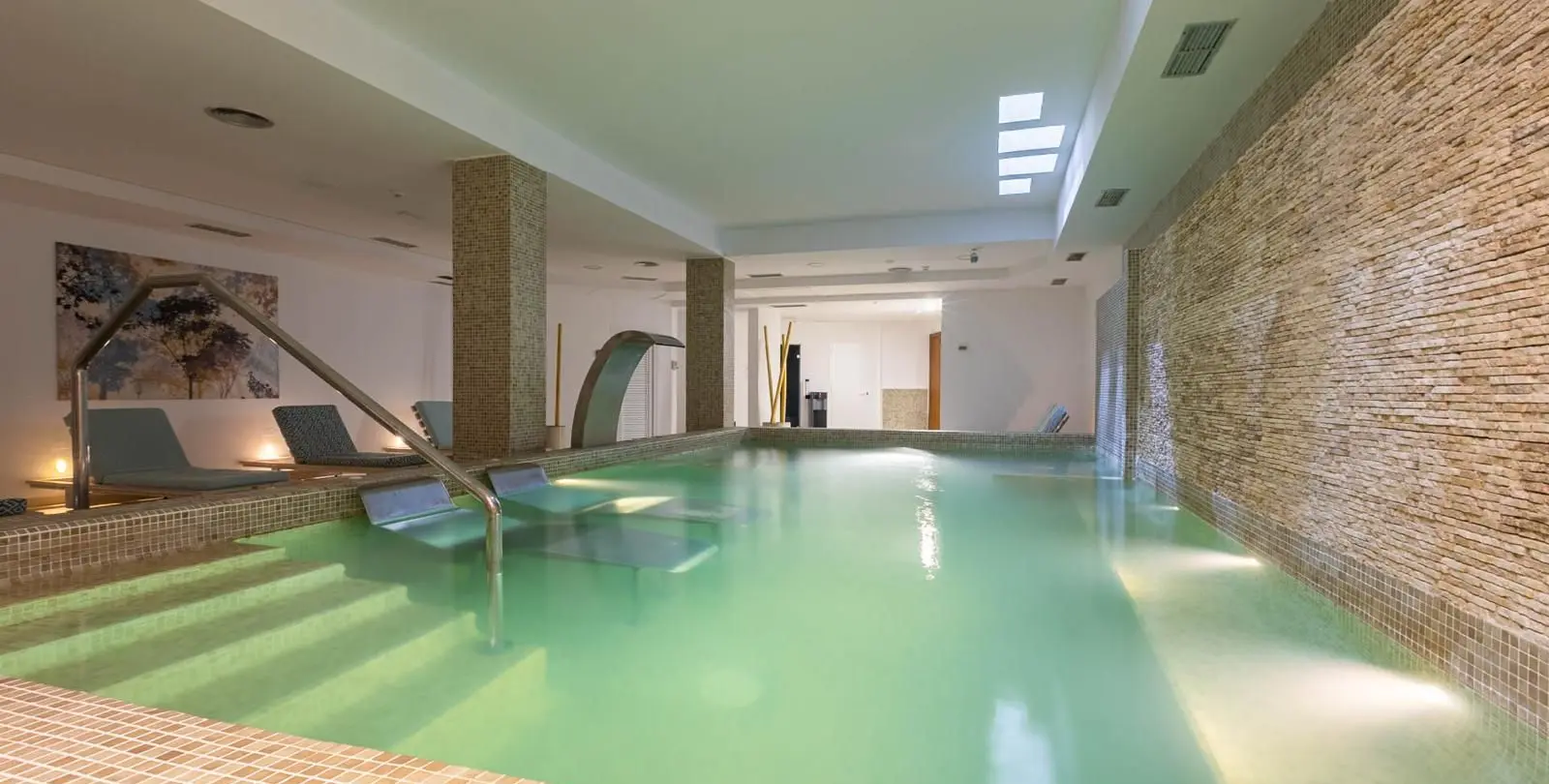 Venta de apartamento en planta media en Nueva Andalucía 18