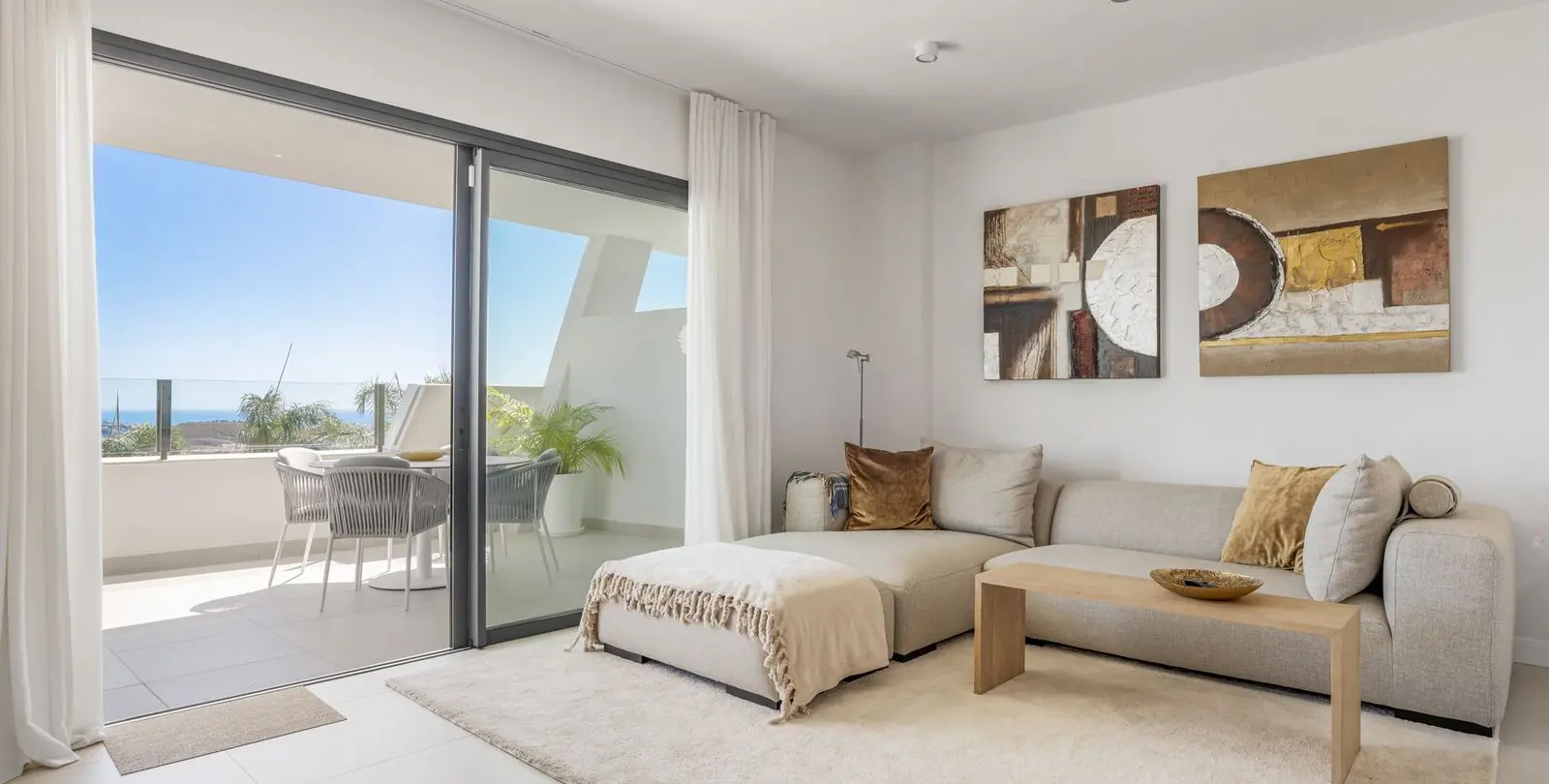Sale of ground floor apartment in La Cala de Mijas 2