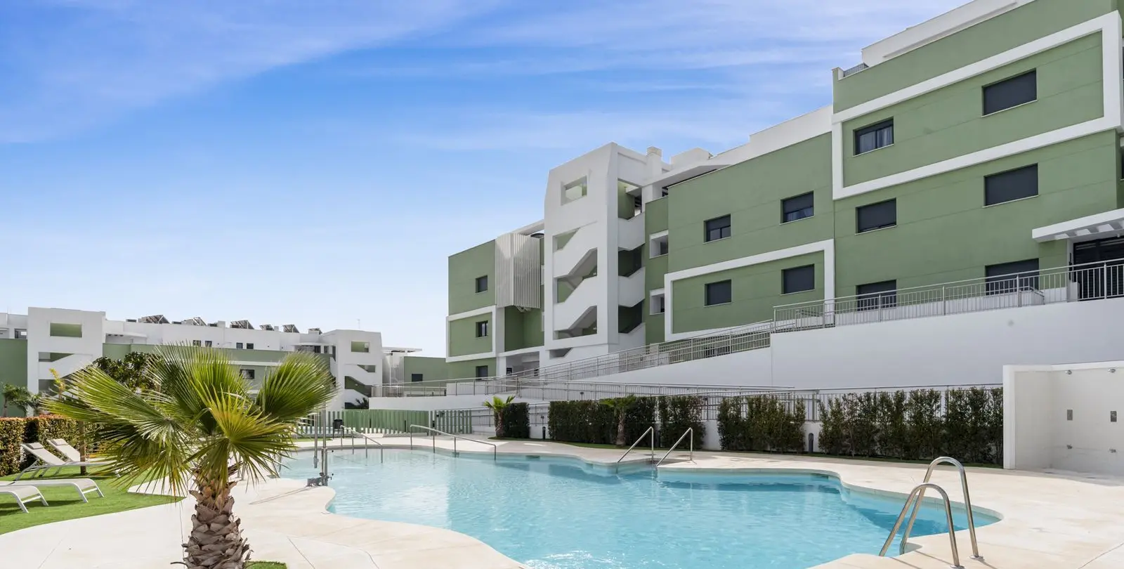 Sale of ground floor apartment in La Cala de Mijas 23