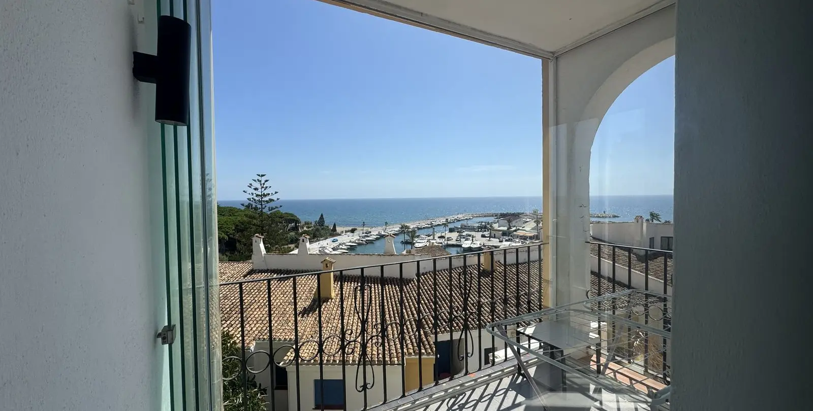 Продажа апартаментов на среднем этаже в Puerto de Cabopino 1