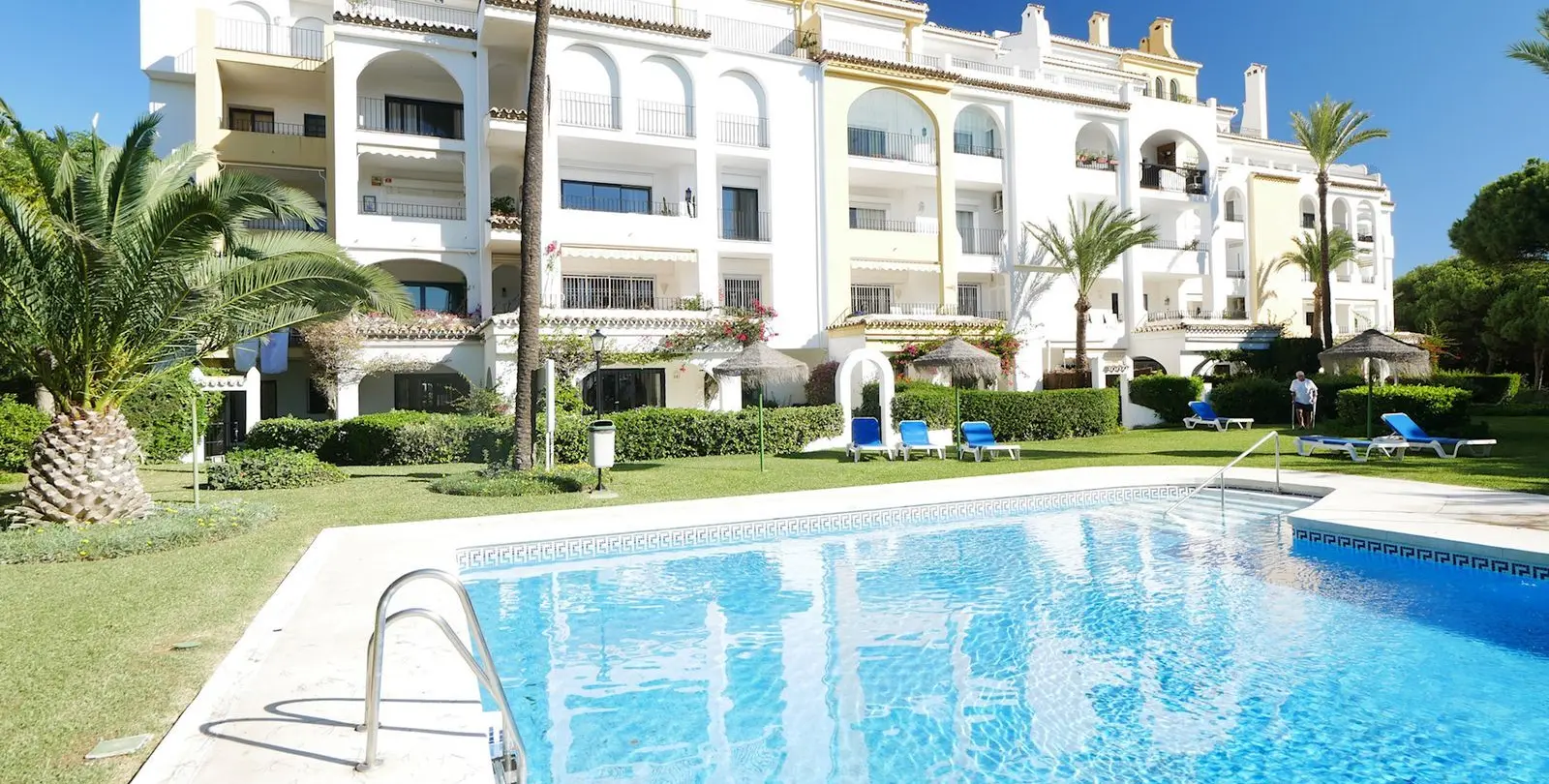 Продажа апартаментов на среднем этаже в Puerto de Cabopino 10